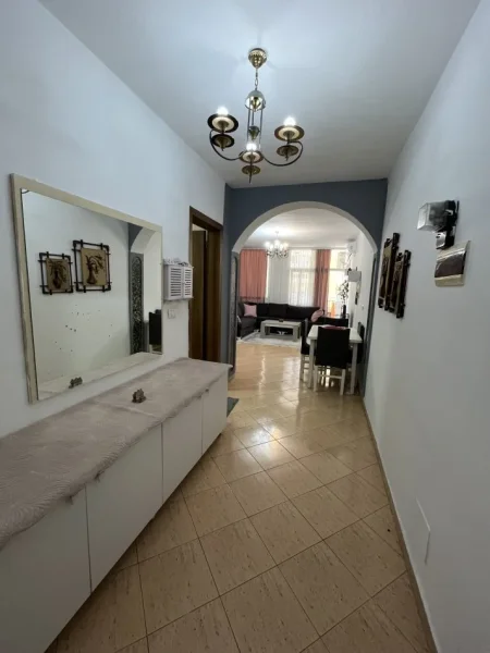 Tirane, shitet apartament 2+1+Ballkon Kati 2, 92 m² 235.000 € (Lulishtja)