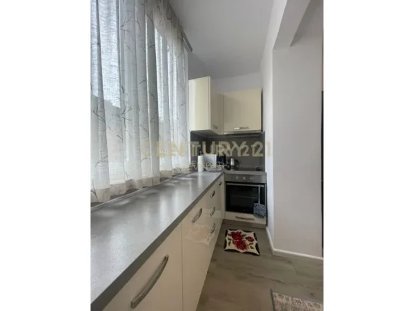 Tirane, shitet apartament 2+1 Kati 3, 69 m² 140.000 € (Vasil Shanto prane KESH-it)