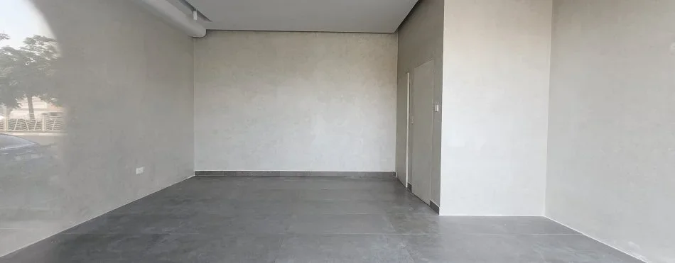 Tirane, jap me qera dyqan Kati 0, 60 m² 700 € (blloku)