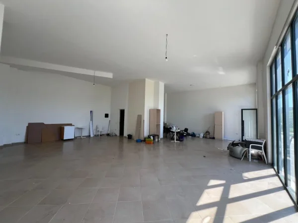 Tirane, jepet me qera ambjent biznesi Kati 0, 120 m² 550 € (Teodor Keko - Green City)