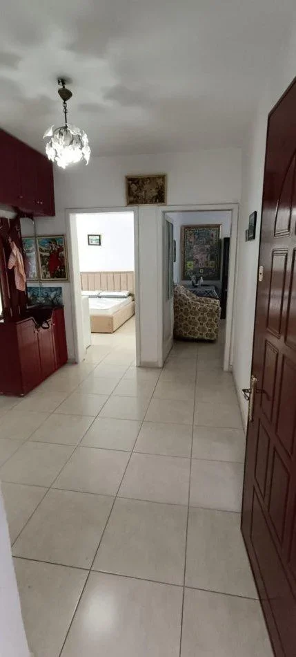 Tirane, jepet me qera apartament 2+1 Kati 2, 80 m² 500 € (Ali Dem)