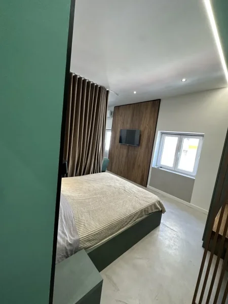 Tirane, jepet me qera apartament 1+1 Kati 5, 40 m² 500 € (Qender)