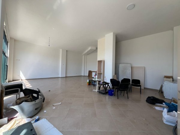 Tirane, jepet me qera ambjent biznesi Kati 0, 120 m² 550 € (Rruga Tedor Keko)