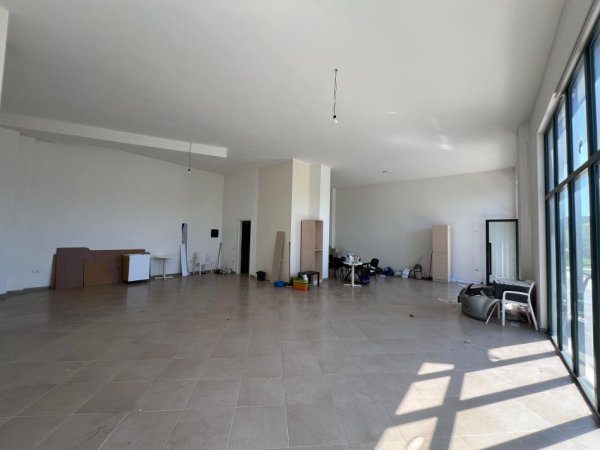 Tirane, jepet me qera ambjent biznesi Kati 0, 120 m² 550 € (Rruga Tedor Keko)