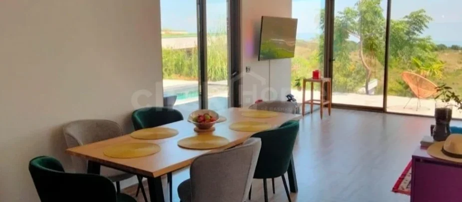 Kepi i Rodonit shitet vile  2 Katshe ,