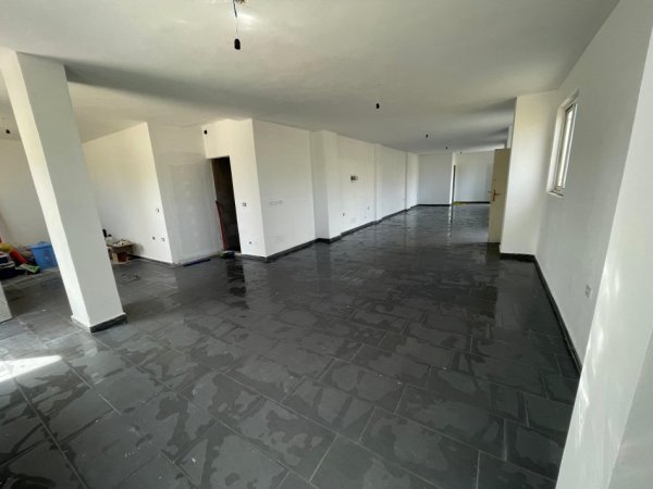 Tirane, jepet me qera ambjent biznesi Kati 0, 120 m² 900 € (Bulevardi i Ri)