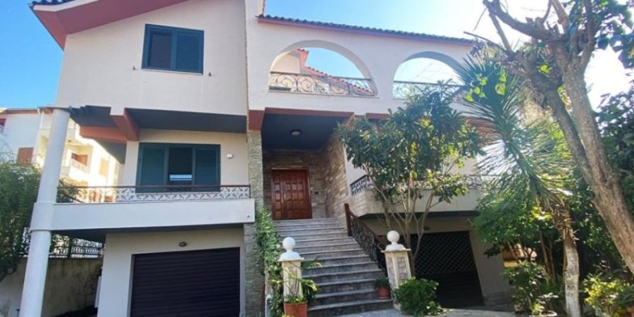 Tirane, shitet Vile 3 Katshe, 468 m² 465.000 € (Rruga Fuat Toptani, prane vilave gjermane)