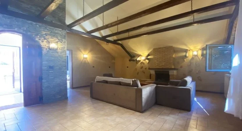 Tirane, shitet Vile 3 Katshe, 468 m² 465.000 € (Rruga Fuat Toptani, prane vilave gjermane)