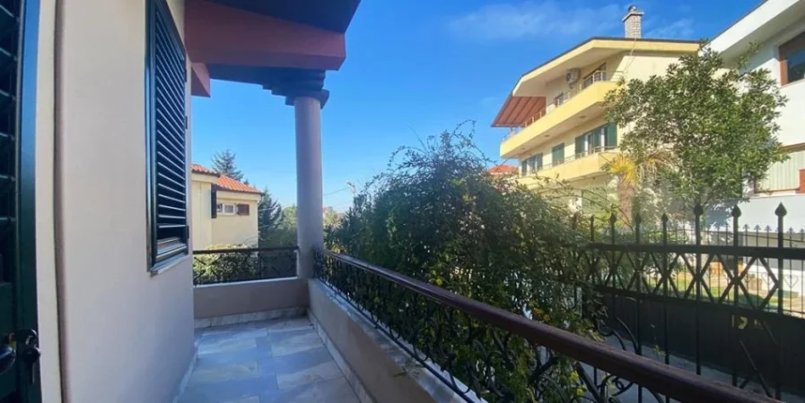 Tirane, shitet Vile 3 Katshe, 468 m² 465.000 € (Rruga Fuat Toptani, prane vilave gjermane)
