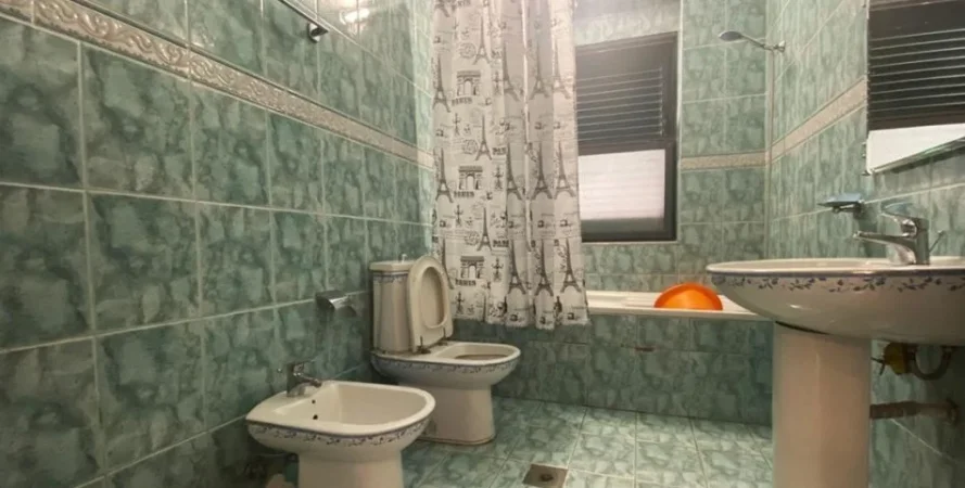 Tirane, shitet Vile 3 Katshe, 468 m² 465.000 € (Rruga Fuat Toptani, prane vilave gjermane)