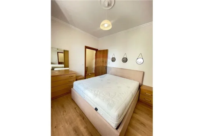 Tirane, jepet me qera 1+1+Aneks , 70 m² 450 € (Astir Teodor Keko)