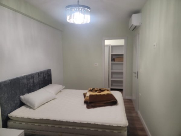 Tirane, shes apartament+verande | Penthouse 2+1+Ballkon Kati 1, 99 m² 160.000 € (Kthesa e Kamzës, te Kullat e Malezjanit)