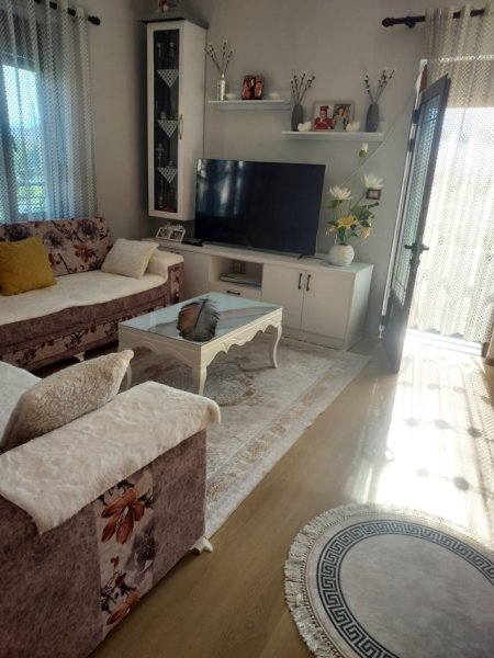Pogradec, jepet me qera Vile 2+1+Aneks+Ballkon Kati 2, 160 m² 40 € (Rruga Pranvera nr 15, Buçimas Pogradec)