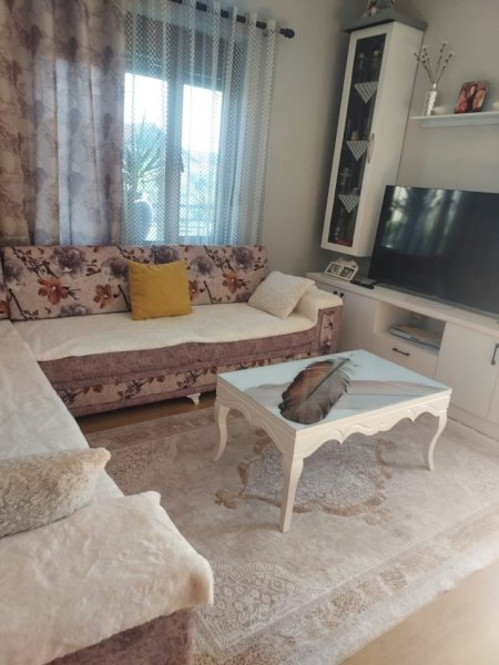 Pogradec, jepet me qera Vile 2+1+Aneks+Ballkon Kati 2, 160 m² 40 € (Rruga Pranvera nr 15, Buçimas Pogradec)