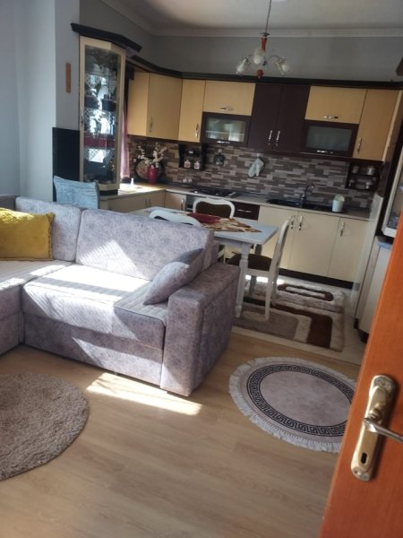 Pogradec, jepet me qera Vile 2+1+Aneks+Ballkon Kati 2, 160 m² 40 € (Rruga Pranvera nr 15, Buçimas Pogradec)