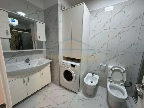 Tirane, shitet apartament 2+1+Ballkon + Post Parkimi Kati 5, 88 m² 248.000 € (Zogu i Zi)