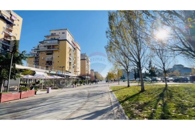 Tirane, shitet 1+1+Aneks+Ballkon , 69 m² 108.900 € (Ish fusha e Aviacionit)