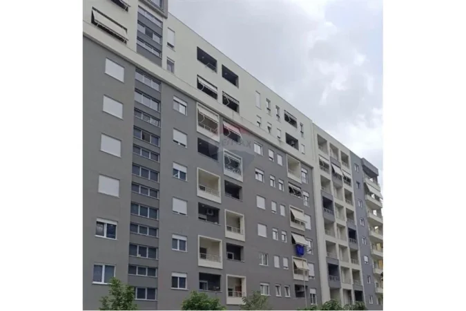 Tirane, shitet garazh | post parkimi , 15 m² 