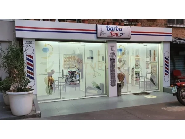 Tirane, shitet ambjent biznesi Kati 0, 22 m² 95.000 € (Neom111899)