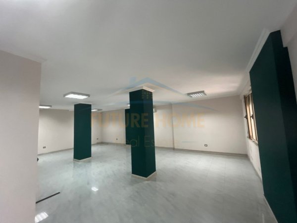Durres, jepet me qera ambjent biznesi Kati 2, 79 m² 400 € (Prane Tatimeve, Durres)