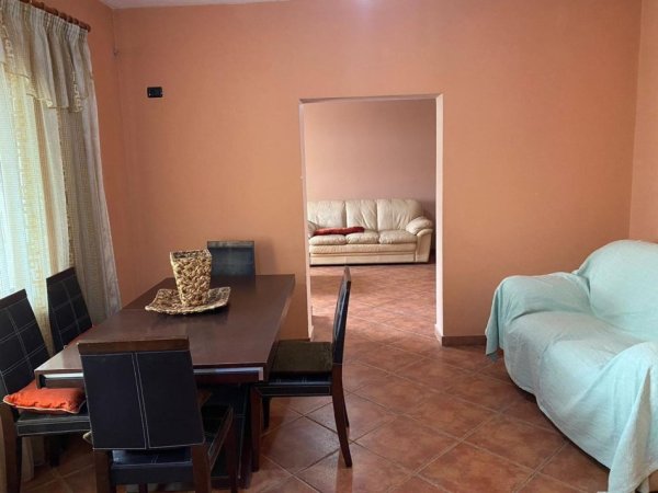 Tirane, jepet me qera apartament 3+1 Kati 4, 120 m² 550 € (Pazari i ri perballe shkolles Ismail Qemali)