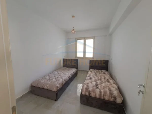 Durres, jepet me qera apartament 2+1 Kati 1, 75 m² 400 € (Qender, Durres)