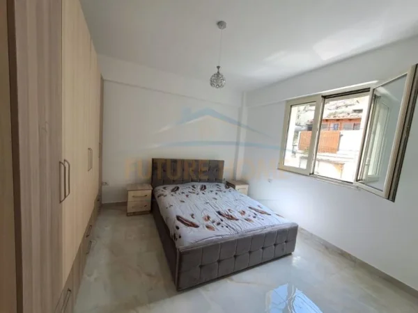 Durres, jepet me qera apartament 2+1 Kati 1, 75 m² 400 € (Qender, Durres)