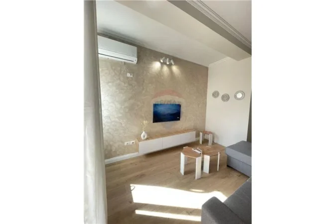 Tirane, jepet me qera apartament 1+1 Kati 7, 65 m² 450 € (ASTIR PRANE BAR ARTISTIT)