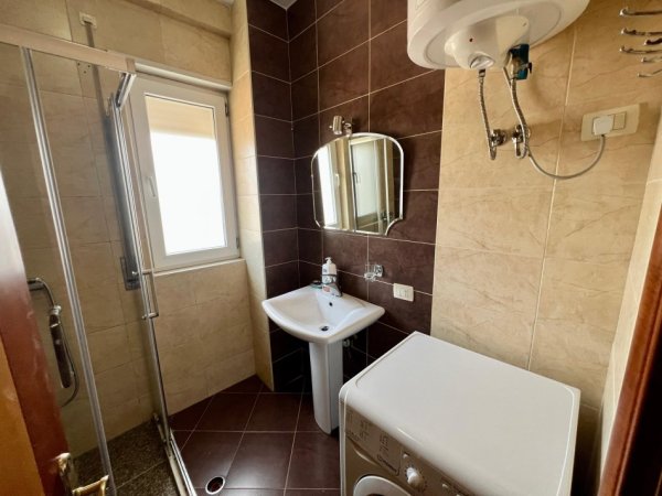 Tirane, jepet me qera apartament 2+1+Ballkon Kati 6, 105 m² 750 € (Bilal sina)