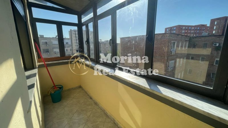 Tirane, jepet me qera apartament 2+1 Kati 5, 90 m² 450 € (Ish Restorant Durresi)