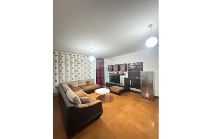 Tirane, jepet me qera apartament 1+1 Kati 4, 550 € (DON BOSKO)