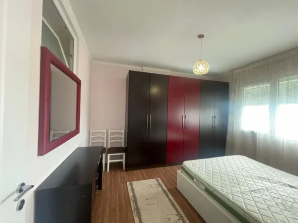 Apartament 2+1+Post parkimi te Rrethrrotullimi i  Saukut 550 euro