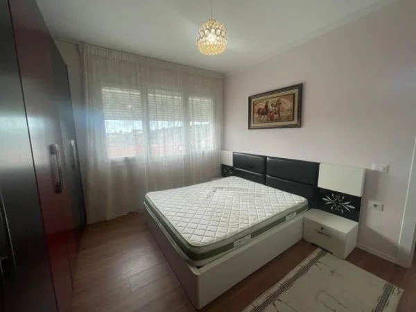 Apartament 2+1+Post parkimi te Rrethrrotullimi i  Saukut 550 euro
