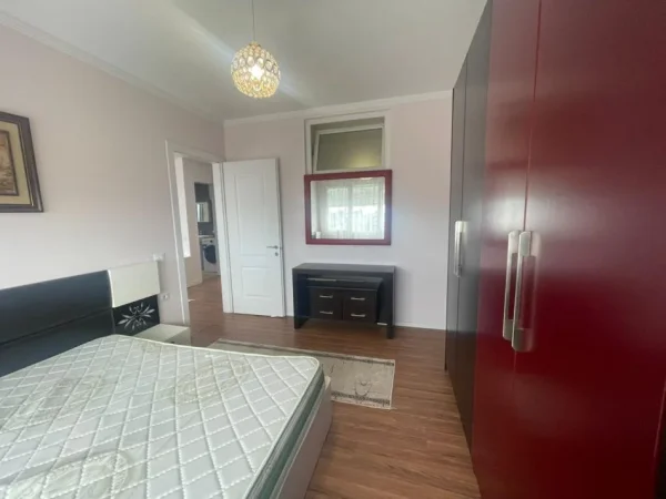 Apartament 2+1+Post parkimi te Rrethrrotullimi i  Saukut 550 euro