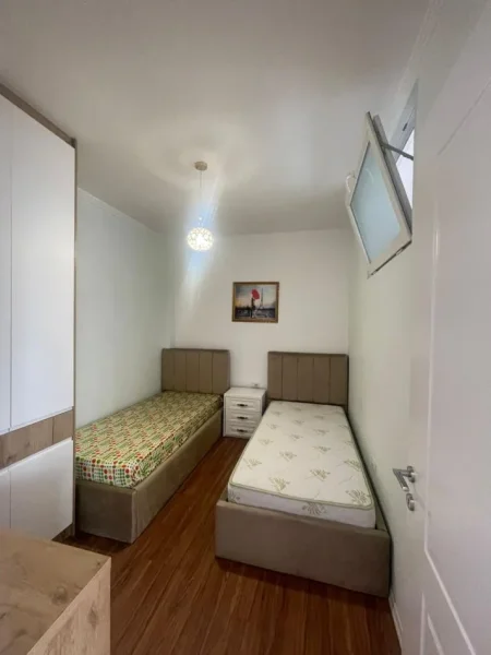 Apartament 2+1+Post parkimi te Rrethrrotullimi i  Saukut 550 euro