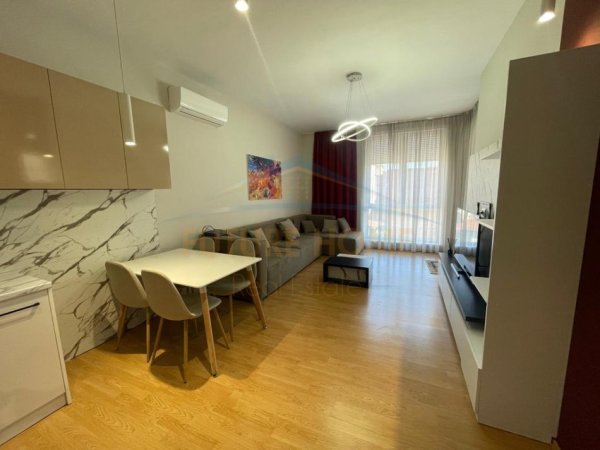 Tirane, jepet me qera apartament 2+1 Kati 3, 95 m² 750 € (Rruga e Kavajes)
