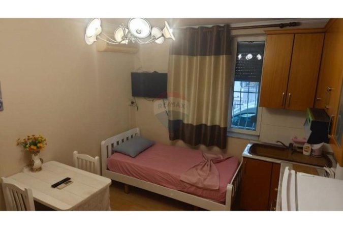 Tirane, jepet me qera garsonier 1+1 Kati 1, 40 m² 350 € (Rruga Njazi Demi)