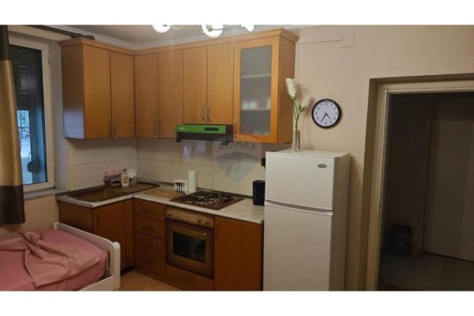 Tirane, jepet me qera garsonier 1+1 Kati 1, 40 m² 350 € (Rruga Njazi Demi)