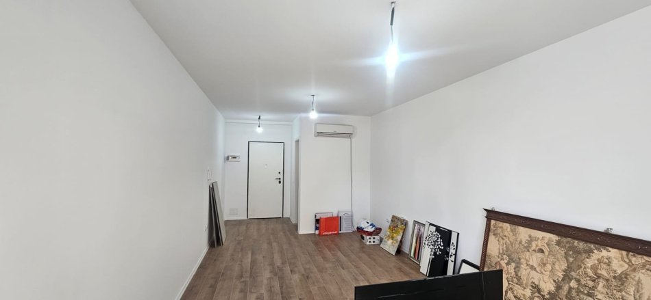 Tirane, jepet me qera zyre Kati 1, 44 m² 700 € 
