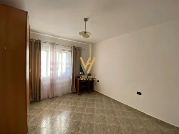 Tirane, shitet apartament 2+1+Ballkon Kati 4, 65 m² 131.600 € (ALI DEMI)