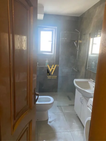 Tirane, shitet apartament 2+1+Ballkon Kati 4, 65 m² 131.600 € (ALI DEMI)