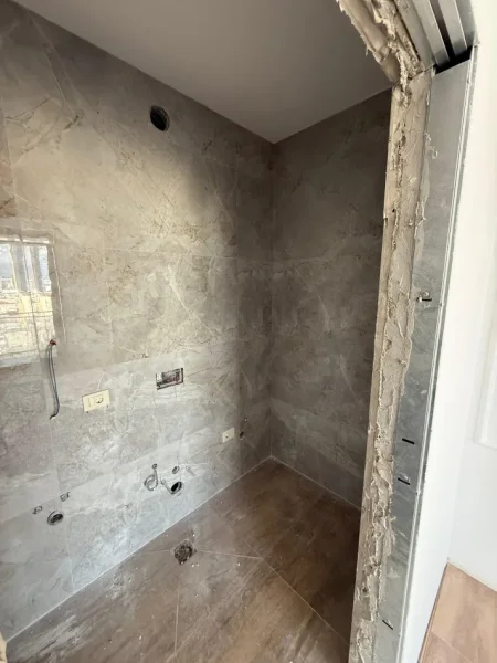 Tirane, shitet apartament 3+1+Ballkon Kati 9, 139 m² 320.000 € 