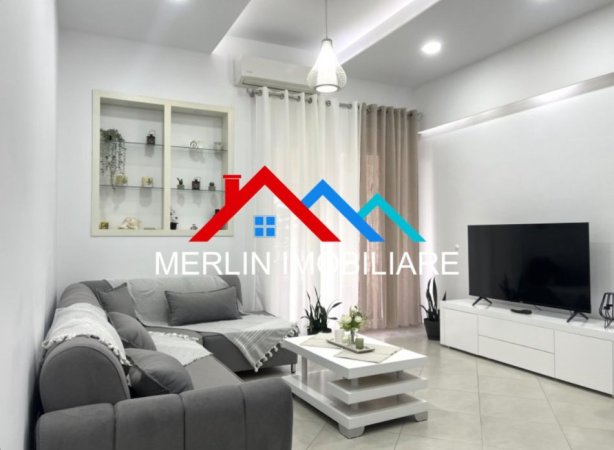 Tirane, jepet me qera apartament 1+1+Ballkon Kati 2, 600 € (KOPSHTI BOTANIK)