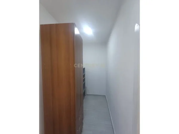 Tirane, shitet apartament 1+1 Kati 2, 47 m² 80.000 € (Tregu i Ri Elektrik)