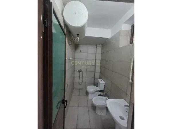 Tirane, shitet apartament 1+1 Kati 2, 47 m² 80.000 € (Tregu i Ri Elektrik)