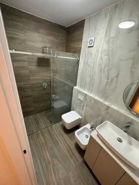 Tirane, shitet apartament 2+1+Aneks+Ballkon Kati 3, 90 m² 185.000 € (Rezidenca Rose Garden ne TEG)