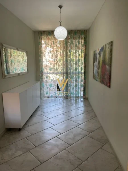 Tirane, jepet me qera apartament 2+1+Ballkon Kati 0, 120 m² 600 € (RUGA QEMAL STAFA)