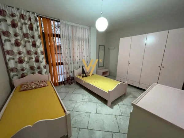 Tirane, jepet me qera apartament 2+1+Ballkon Kati 0, 120 m² 600 € (RUGA QEMAL STAFA)