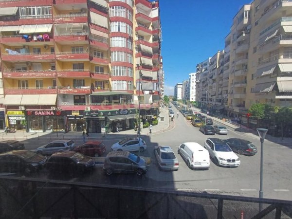 Tirane, shitet ambjent biznesi Kati 1, 570 m² 685.000 € 