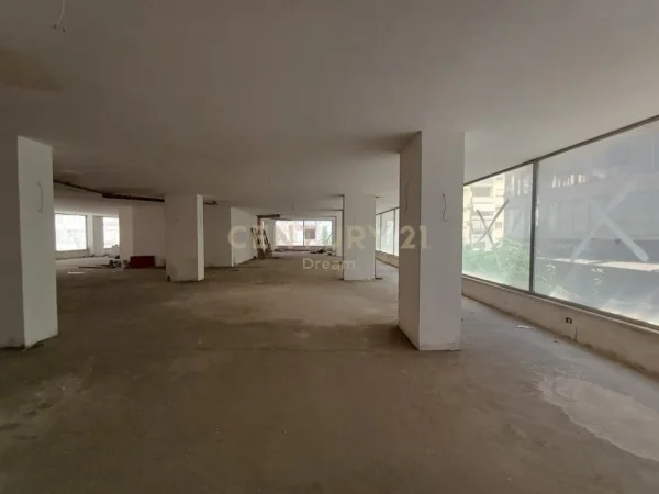 Tirane, shitet ambjent biznesi Kati 1, 570 m² 685.000 €